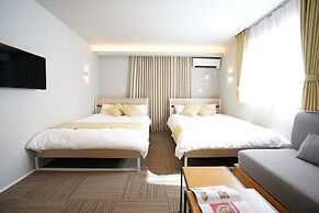 Koti Sopo Universal Bay 1 by Liaison