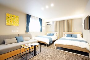 Koti Sopo Universal Bay 1 by Liaison