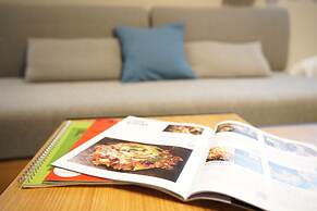 Koti Sopo Universal Bay 1 by Liaison