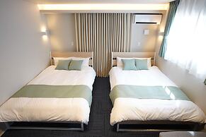 Koti Sopo Universal Bay 1 by Liaison