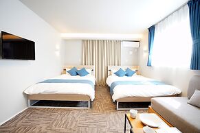 Koti Sopo Universal Bay 1 by Liaison