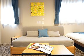 Koti Sopo Universal Bay 1 by Liaison