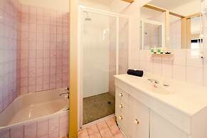 Castlemaine Colonial Motel and Apartments