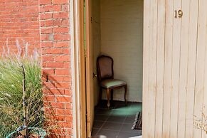 Castlemaine Colonial Motel and Apartments