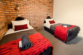 Castlemaine Colonial Motel and Apartments