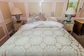 Castlemaine Colonial Motel and Apartments