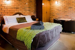 Castlemaine Colonial Motel and Apartments