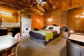 Castlemaine Colonial Motel and Apartments