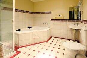 Castlemaine Colonial Motel and Apartments