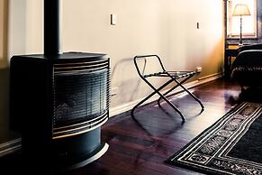 Castlemaine Colonial Motel and Apartments