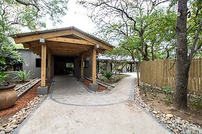 Little Africa Safari Lodge