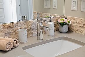 GLOBALSTAY. Modern Downtown Condos. Free parking