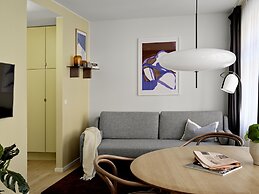 Apēron Apartment Hotel