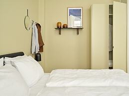 Apēron Apartment Hotel