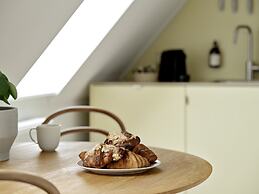 Apēron Apartment Hotel