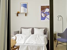 Apēron Apartment Hotel