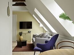 Apēron Apartment Hotel