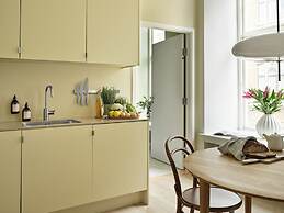 Apēron Apartment Hotel