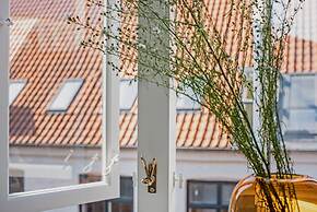 Apēron Apartment Hotel