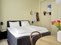 Apēron Apartment Hotel