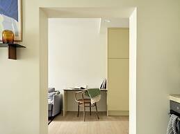 Apēron Apartment Hotel