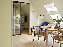 Apēron Apartment Hotel