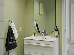 Apēron Apartment Hotel