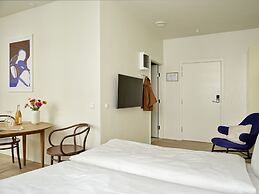 Apēron Apartment Hotel