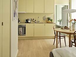 Apēron Apartment Hotel