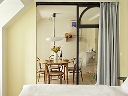 Apēron Apartment Hotel