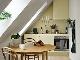 Apēron Apartment Hotel