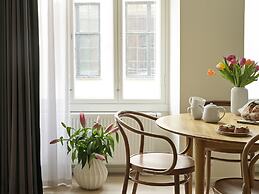 Apēron Apartment Hotel