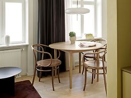 Apēron Apartment Hotel