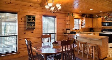 Shady Nook With Private Hot Tub and Minutes Away From Broken Bow Lake 