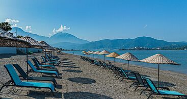 Uras Beach Hotel