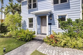 West Palm Beauty With Private Pool 4 Bedroom Home by RedAwning