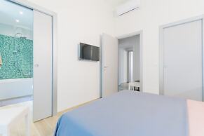 Isola Suite Apartment