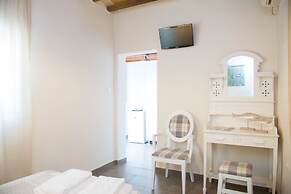 Aerides Boutique Rooms