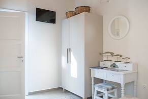 Aerides Boutique Rooms