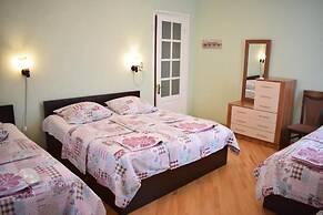 Guesthouse Lago & Wine Cellar