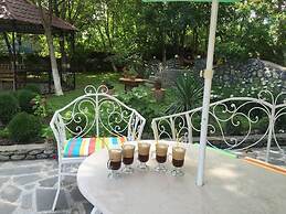 Guesthouse Lago & Wine Cellar