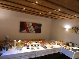 Hotel Ladina
