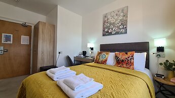 Torland Seafront Hotel