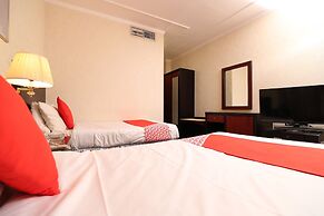 OYO 112 Semiramis Hotel