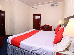 OYO 112 Semiramis Hotel