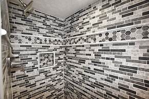 1009 Waters Edge Resort 1 Bedroom Condo by RedAwning