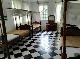 Sharook Lodge - Hostel