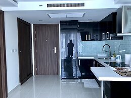 Luxury Apartments in Grand Avenue