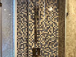 Luxury Apartments in Grand Avenue