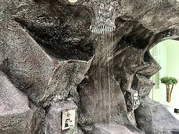 Luxury Apartments in Grand Avenue